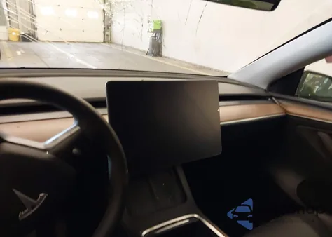 2023 Tesla Model Y Awd/Long Range Dual Motor All-Wheel Drive z USA, uszkodzony, nr VIN 7SAYGAEE6PF882606